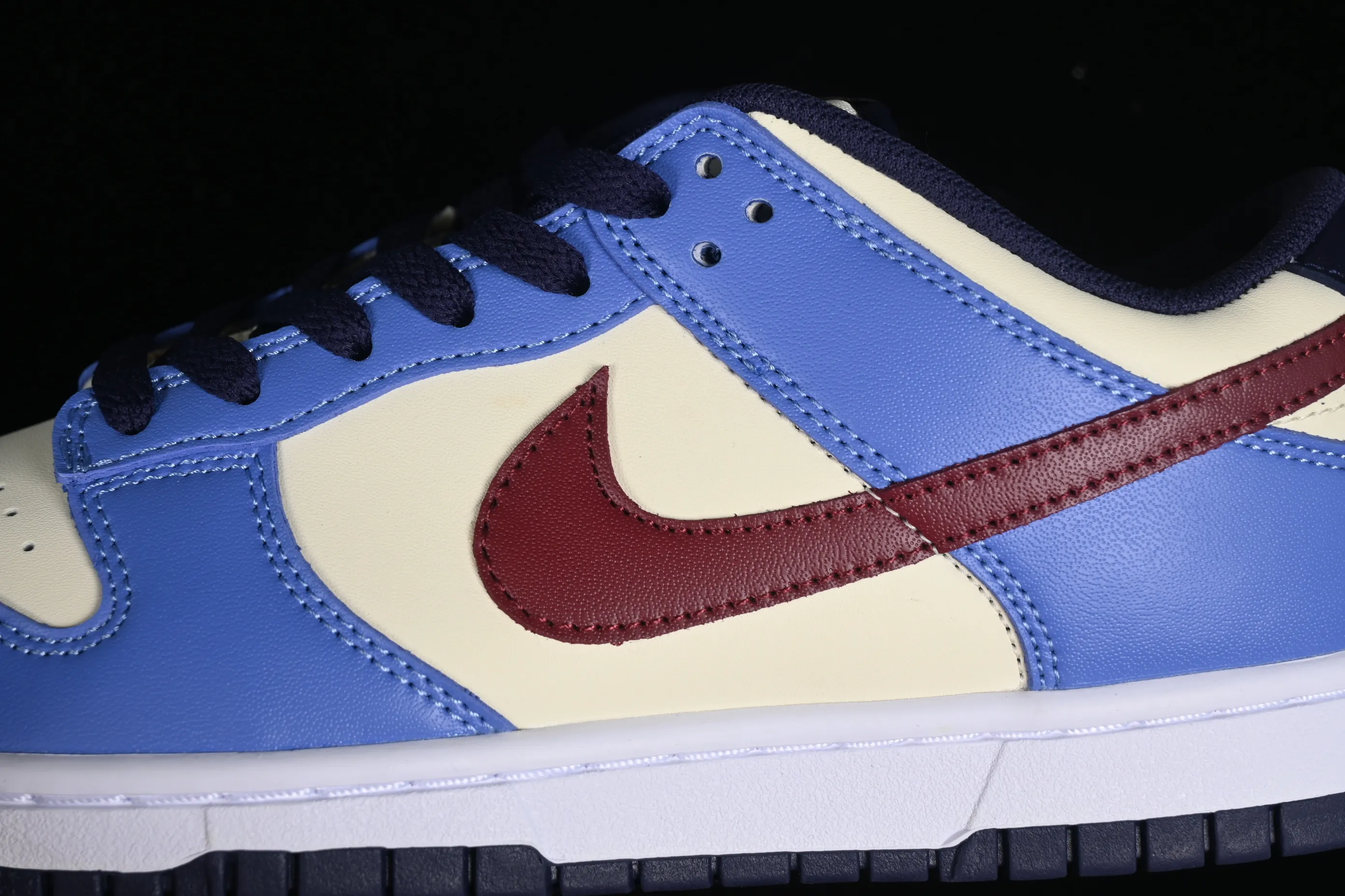 All categories Nk SB Dunk series Nk SB Dunk Low low-top sneakers Nk Dunk Low white, blue and red color SB low-top casual sneakers FV8119-161
